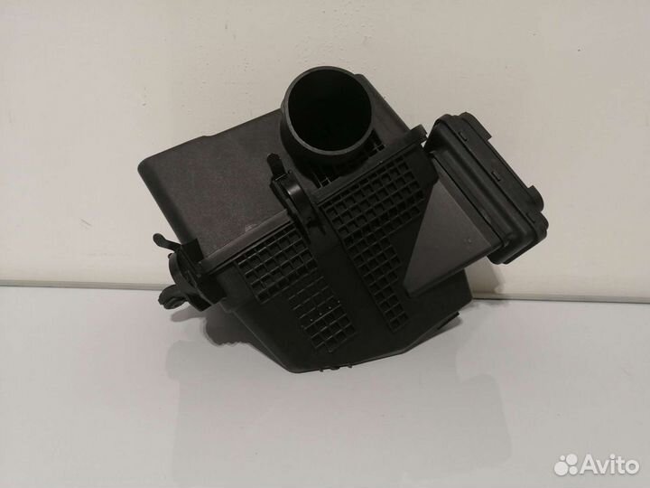 Корпус воздушного фильтра Kia Stinger