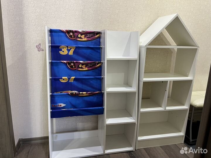Стелажи для детской комнаты