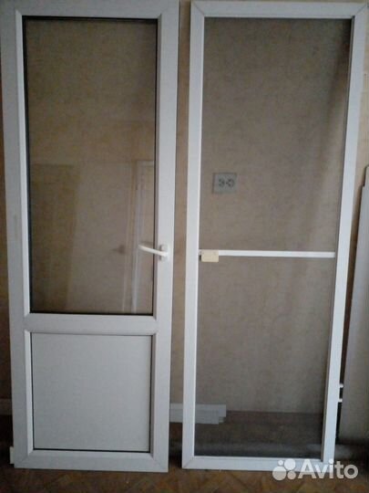 Окно и дверь на балкон