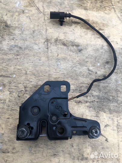 Замок капота Audi A4 B7