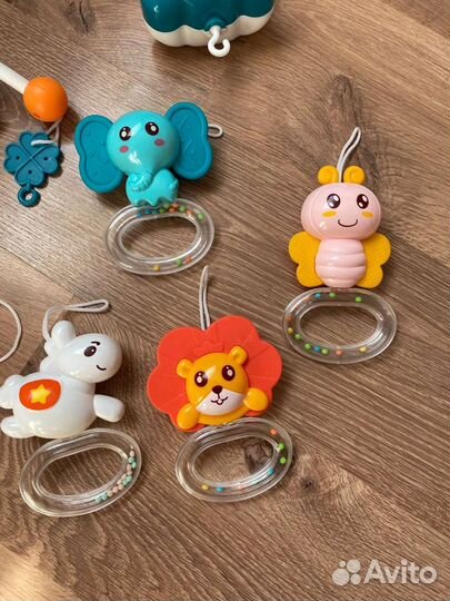 Мобиль на кроватку, развивающий куб