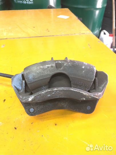 Суппорт передний правый Volvo V40 2003