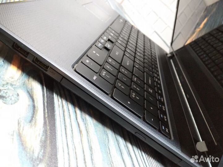 Acer amd e450/4гбозу/320гб аккум слабый