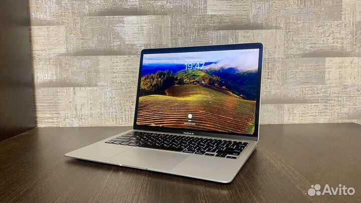 Apple MacBook Air 2020 (M1) 8/256