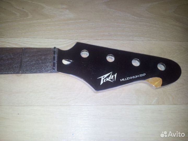 Для Баса: гриф, колки, струны, порожек, бридж