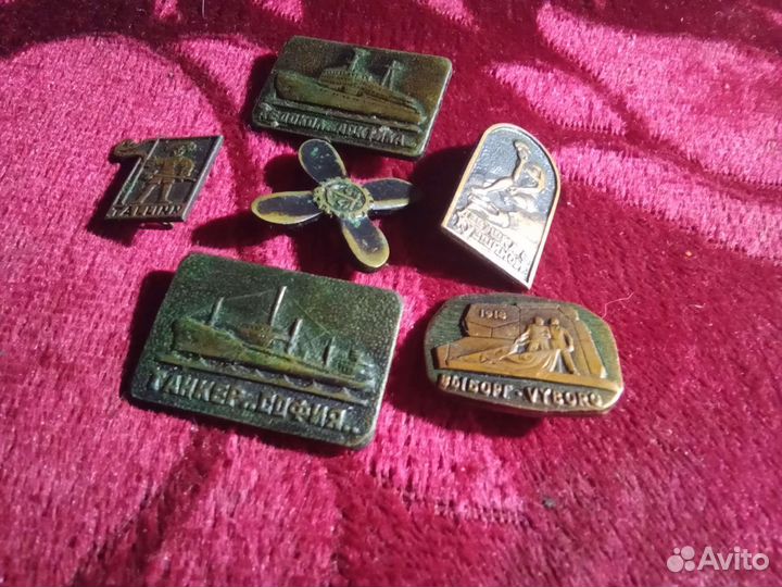 Тяжелые значки СССР