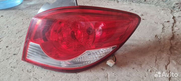 Фонарь задний правый chevrolet cruze J300