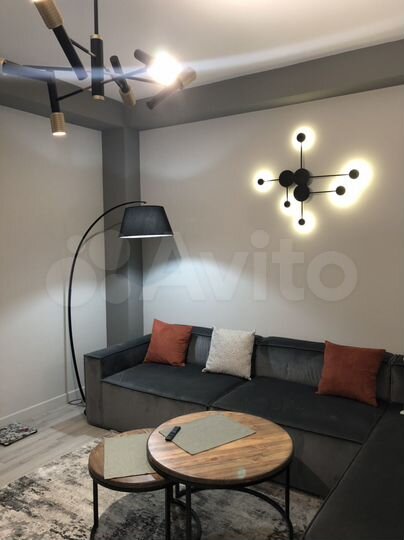 2-к. квартира, 65 м², 4/10 эт.