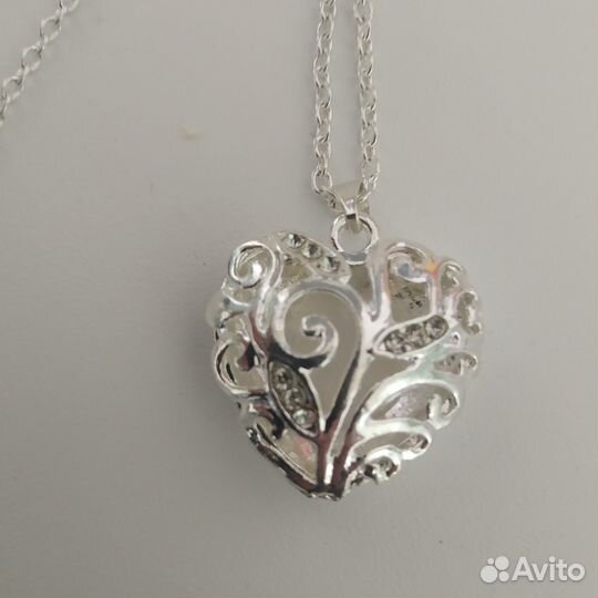 Подвеска сердечко светится в темноте