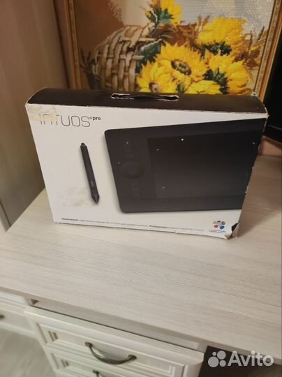 Графический планшет Wacom Intuos pro