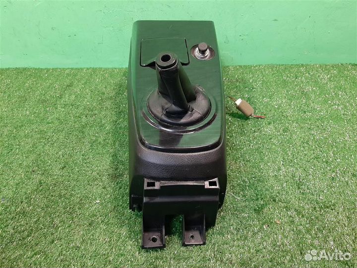 Консоль передняя часть Mitsubishi Lancer 9 2004