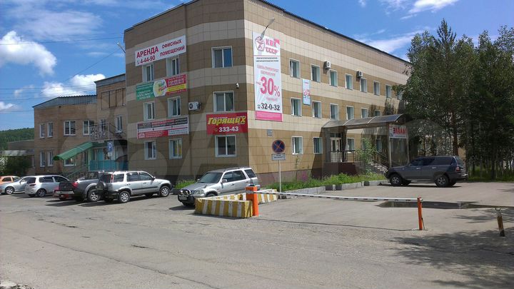 Здание, 2819.6 м²