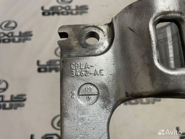 Кронштейн амортизатора прав. перед. Land Rover Ran