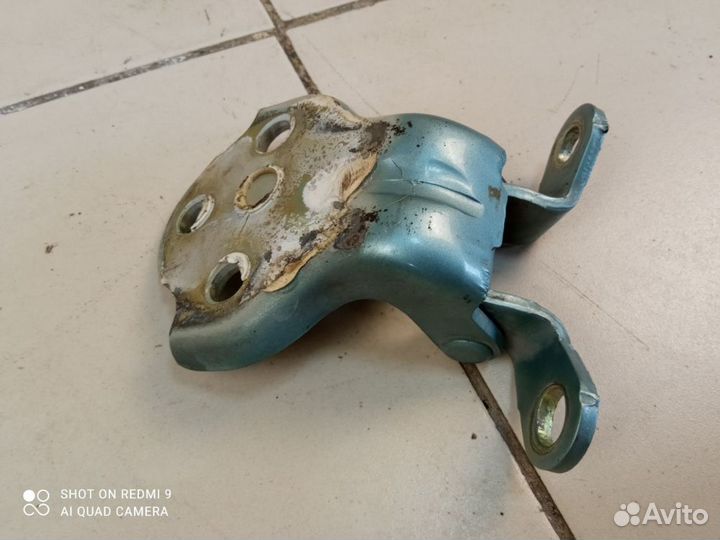 Петля двери передняя левая верхняя Lacetti j200