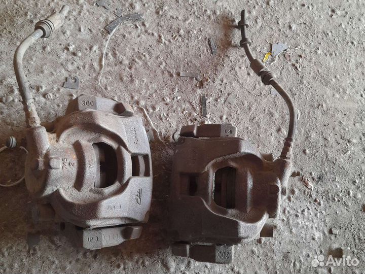 Суппорт передний левый, правый Ford Mondeo 4