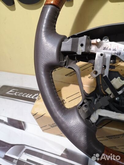 Руль Toyota Land Cruiser 200 оригинал