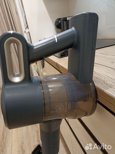 Вертикальный пылесос