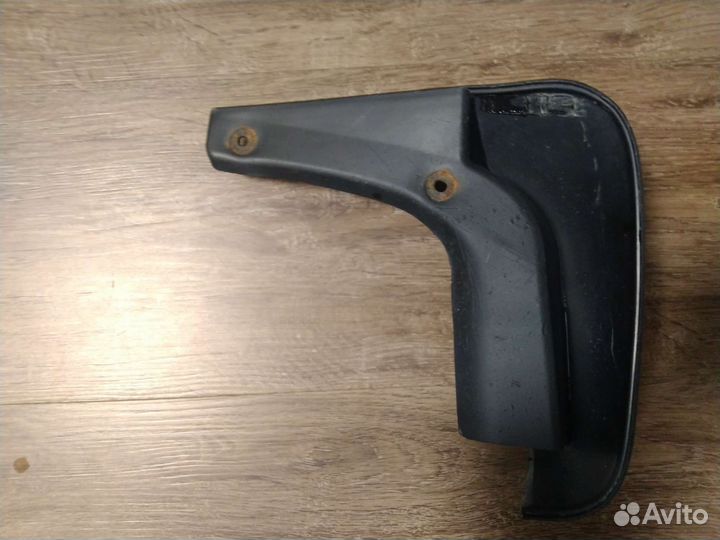 Брызговик задний левый Toyota Camry V40