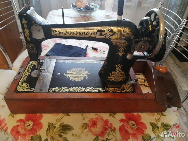 Швейная машина Singer