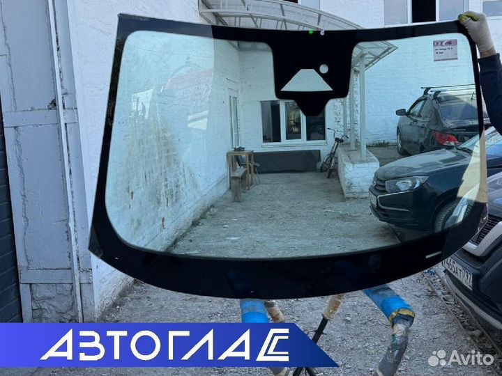 Стекло лобовое Toyota Corolla 180 c обогревом