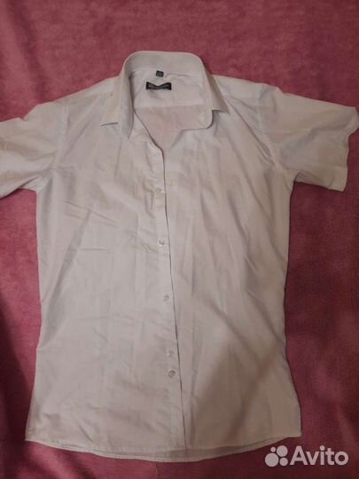Продам школьную белую рубашку для мальчика