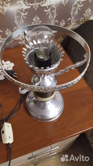 Настольная лампа