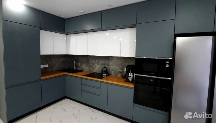 Кухня в потолок на заказ