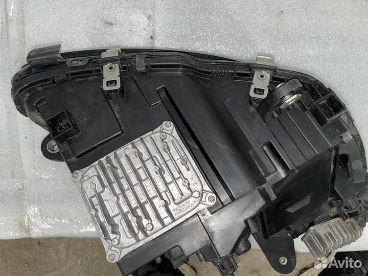 Фара левая Mercedes-Benz C-Класс A2058202961