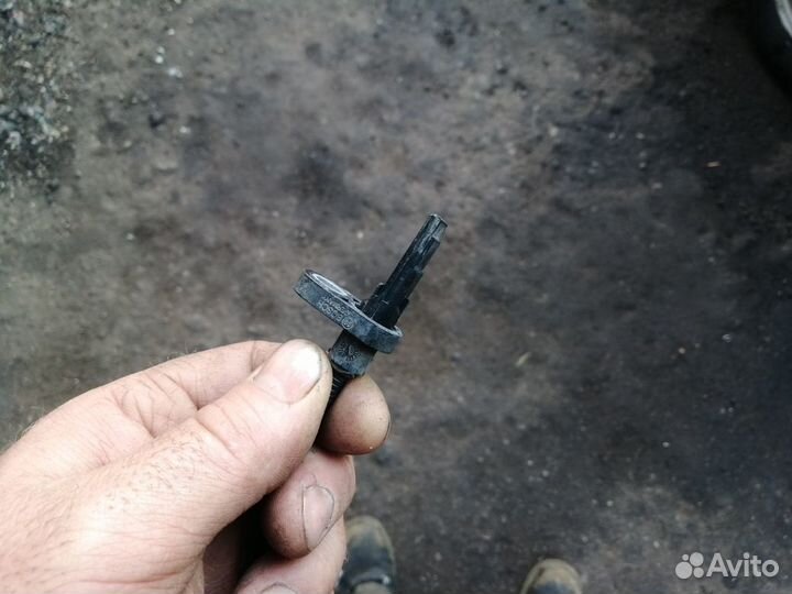 Датчик ABS задний Range Rover Sport 2 L494