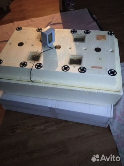 Инкубатор Золушка 98 шт