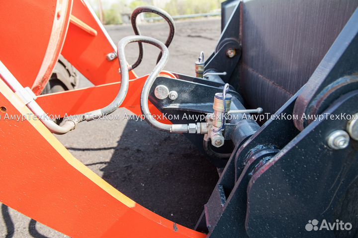 Фронтальный погрузчик Molot 200, 2023