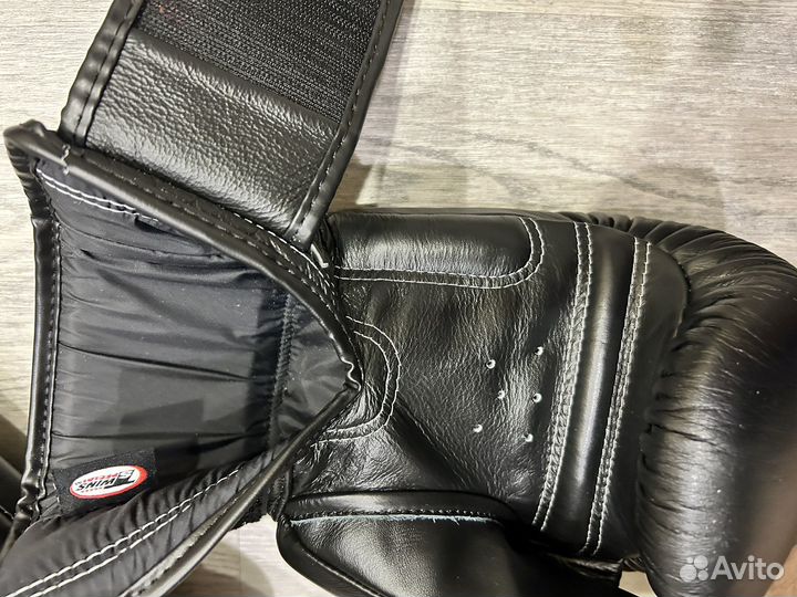 Экипировка для тайского бокса Тwins