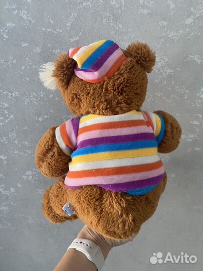 Интерактивная мягкая игрушка медведь-сказочник