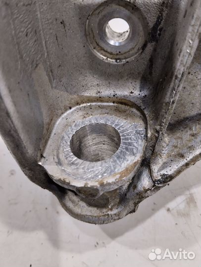 Кронштейн(крепление) переднего подрамника левый