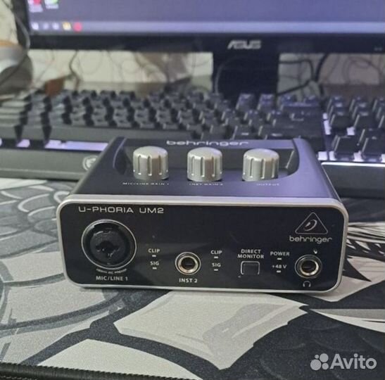 Внешняя звуковая карта behringer umc22