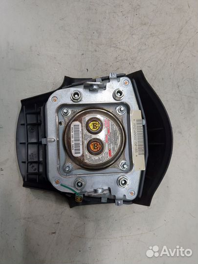 Подушка безопасности водителя Nissan Armada, 2010