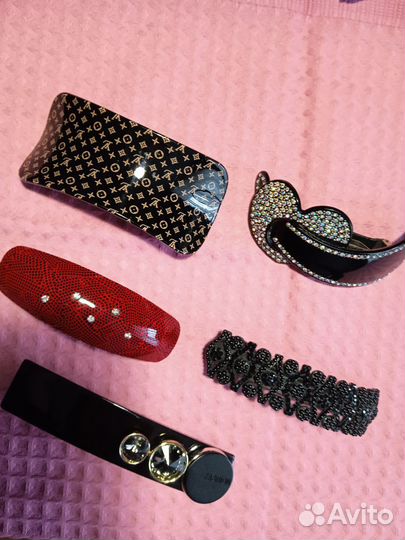 Браслеты и заколки для волос