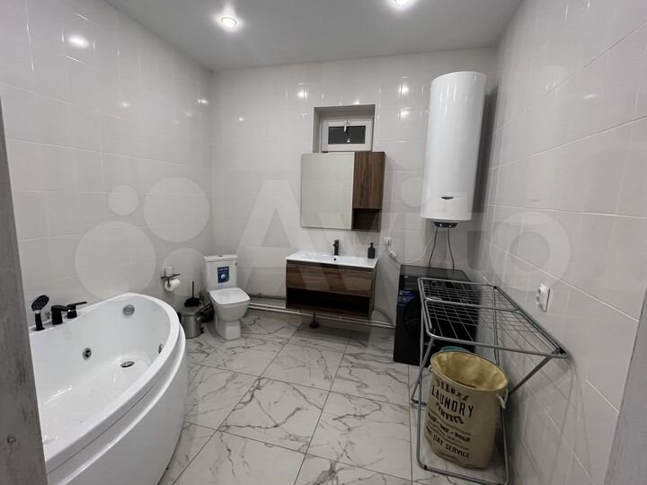 Дом 220 м² на участке 6 сот.