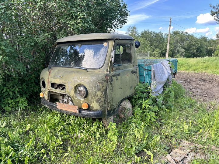 Уазик 3303 целиком на запчасти