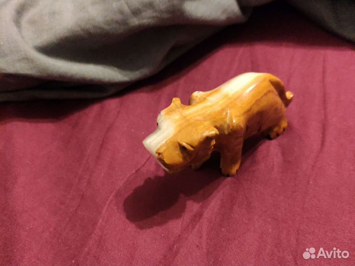 Статуэтки из оникса