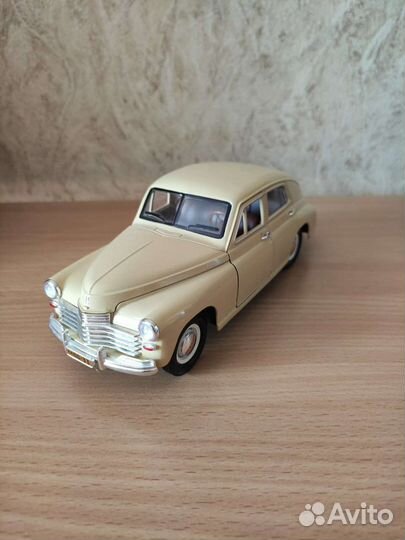 Масшатбная модель 1/24 автомобиля газ М-20 Победа