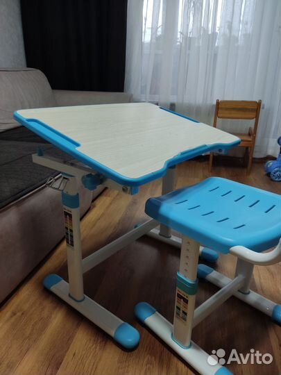 Растущий стол и стул