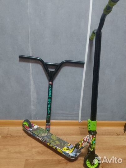 Трюковой самокат