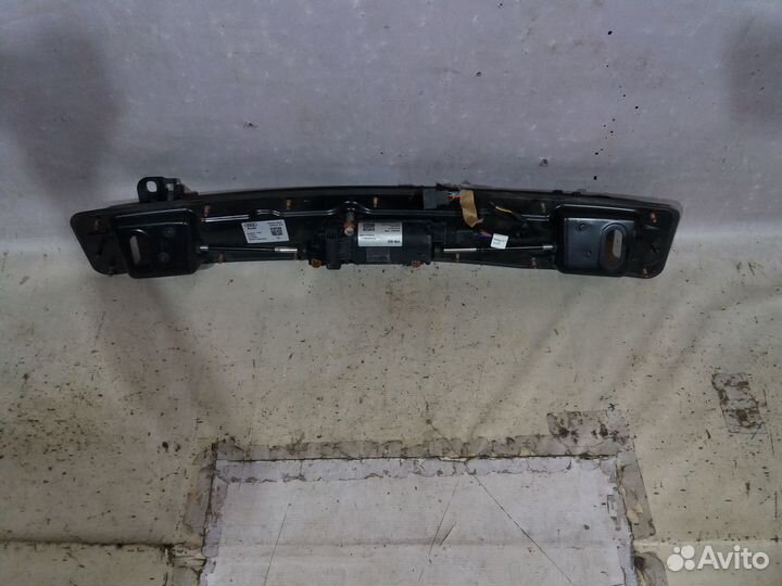 Ауди A7 C7 2010- Механизм спойлера багажника 20003