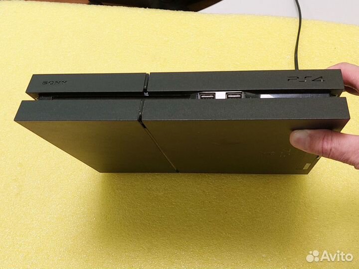 Sony PS4 1Tb, всё исправно, 3 джой, 12мес EA Play