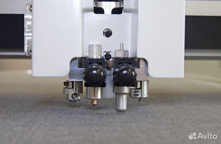Планшетный режущий плоттер Realtec FBT-6698