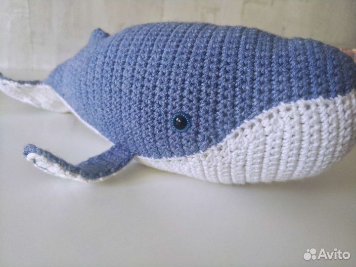 Мягкая вязаная игрушка Кит