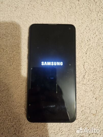 Телефон Samsung galaxy s10e