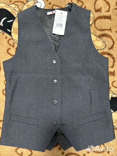 Жилет и брюки(форма шк.) 152 размер