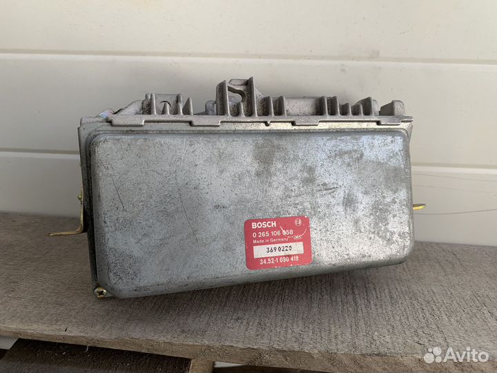 Эбу системы ABS/ASC+T BMW E31 840Ci E32 740i M60